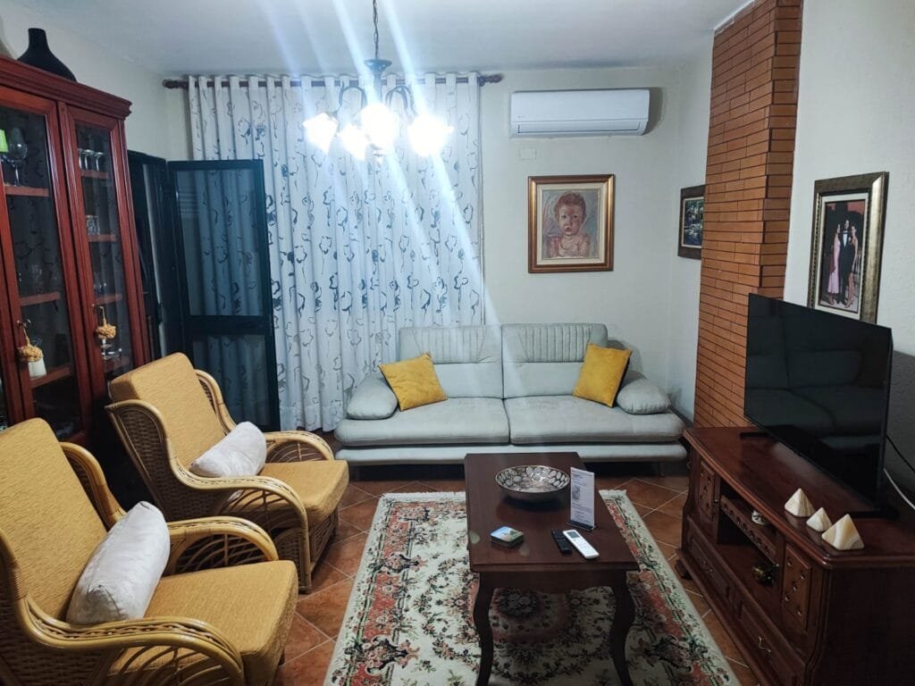 Soggiorno, zona relax e TV