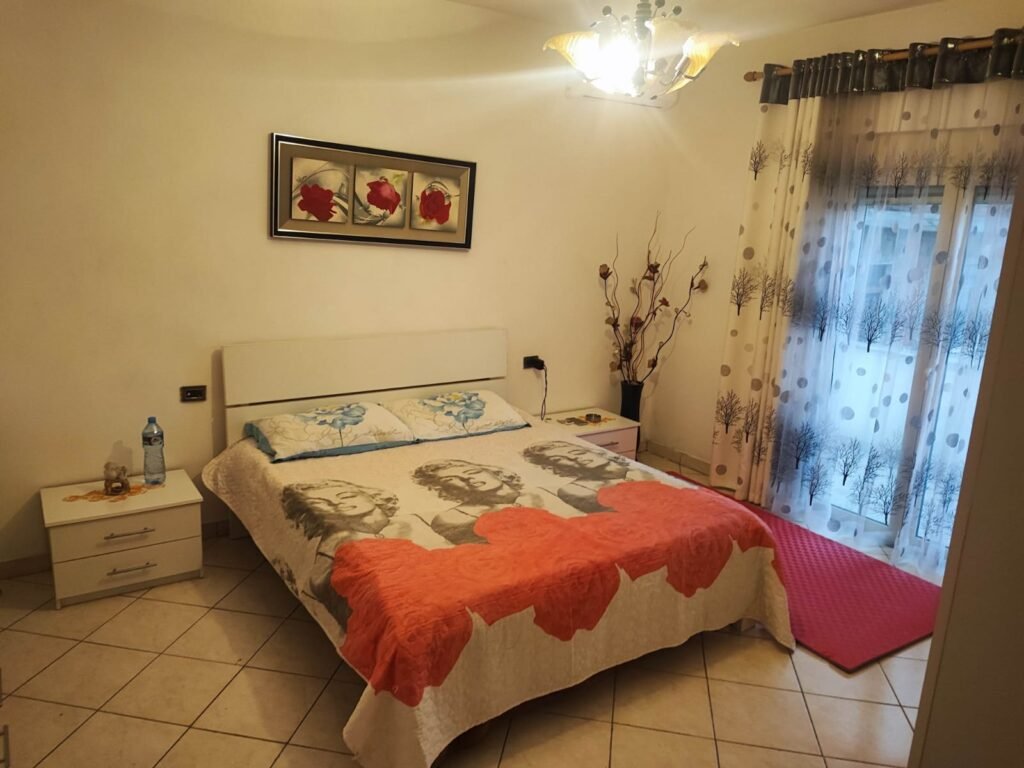 Camera matrimoniale dell'appartamento di porto Romano